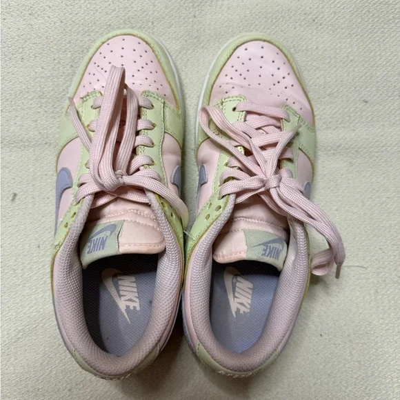 Nike Dunk Low Shoes Womens Size 7 Pastel Casual
Women's US 7 - Picture 3 of 8